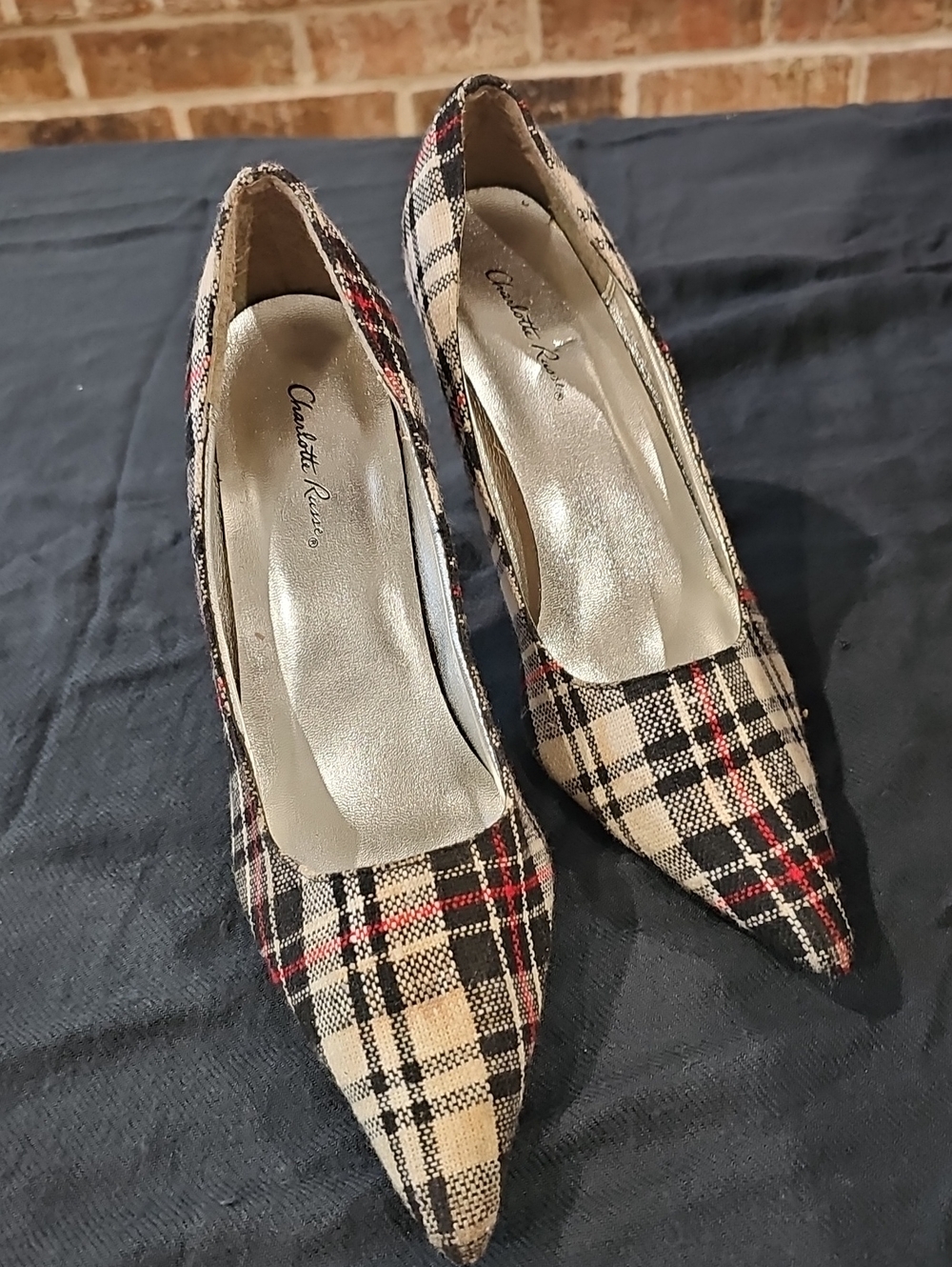 Charlotte Russe Plaid Pointed Toe Pumps in Beige, Black & Red Size 8